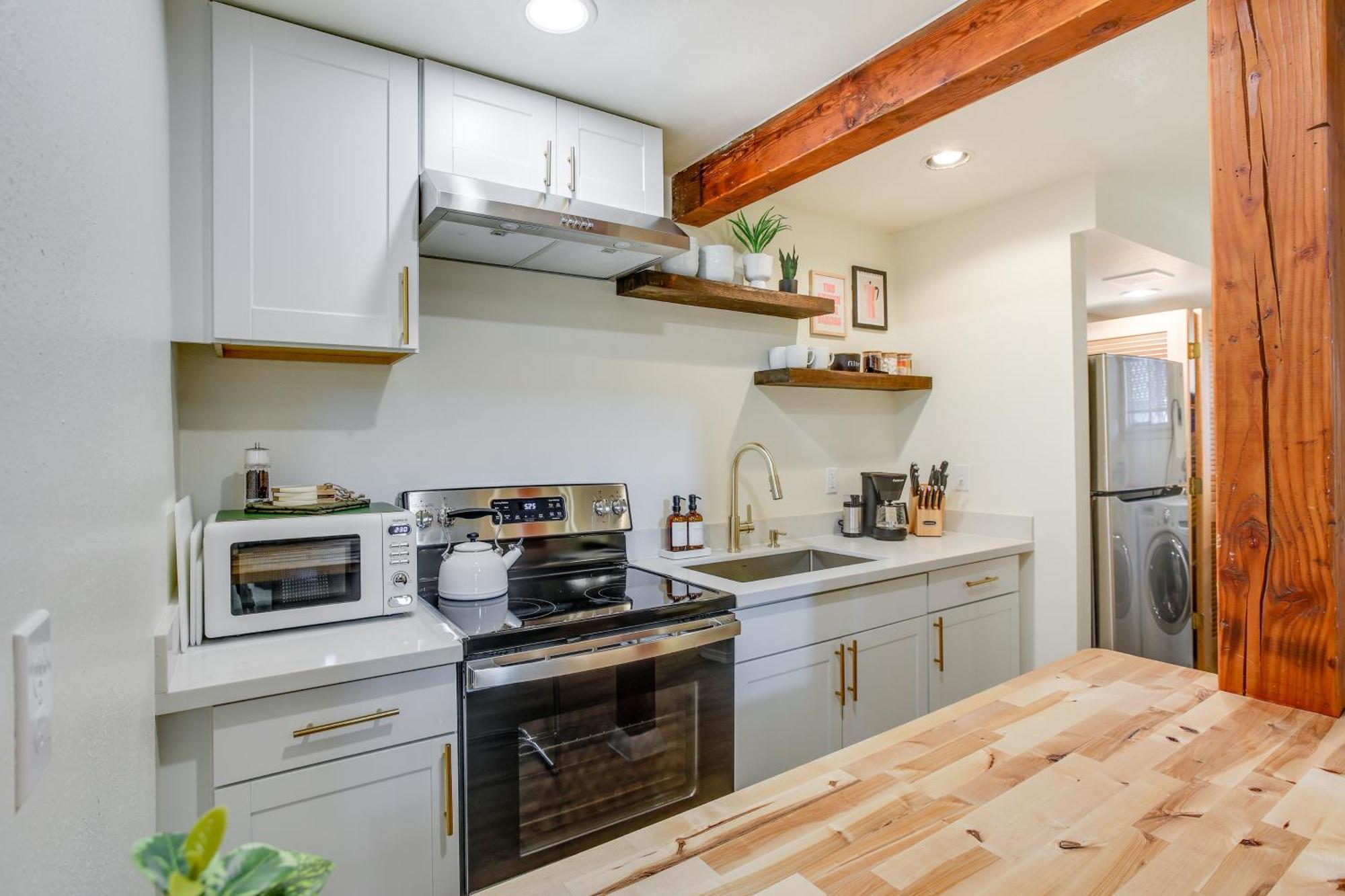 Updated Tacoma Home With Fire Pit! Bagian luar foto